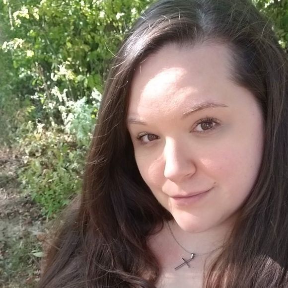 Meet your Posher, Amanda - Picture 1 of 1